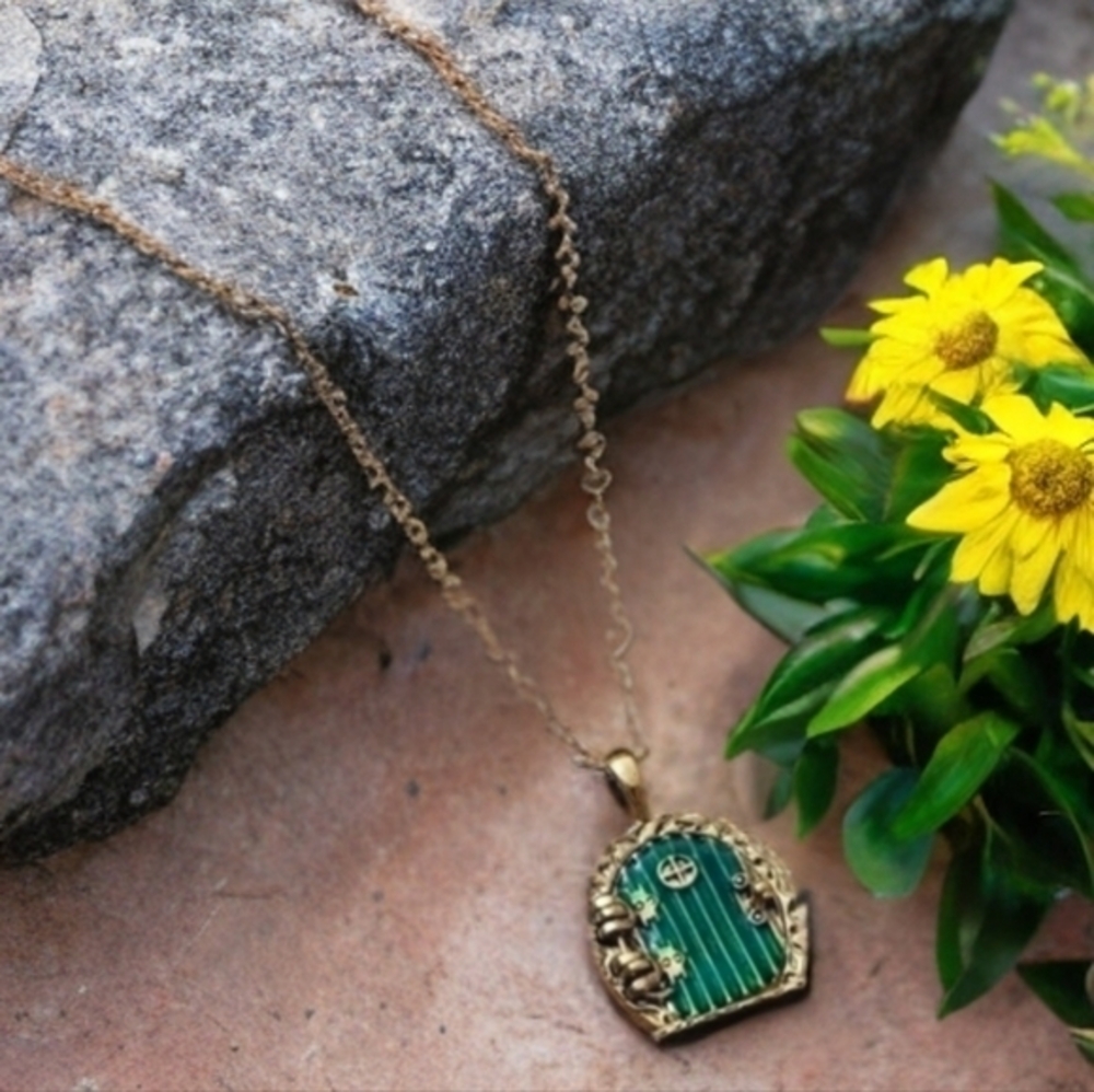 MODCLOTH LIMITED EDITION THE HOBBIT DOOR LOCKET NECKLACE 2